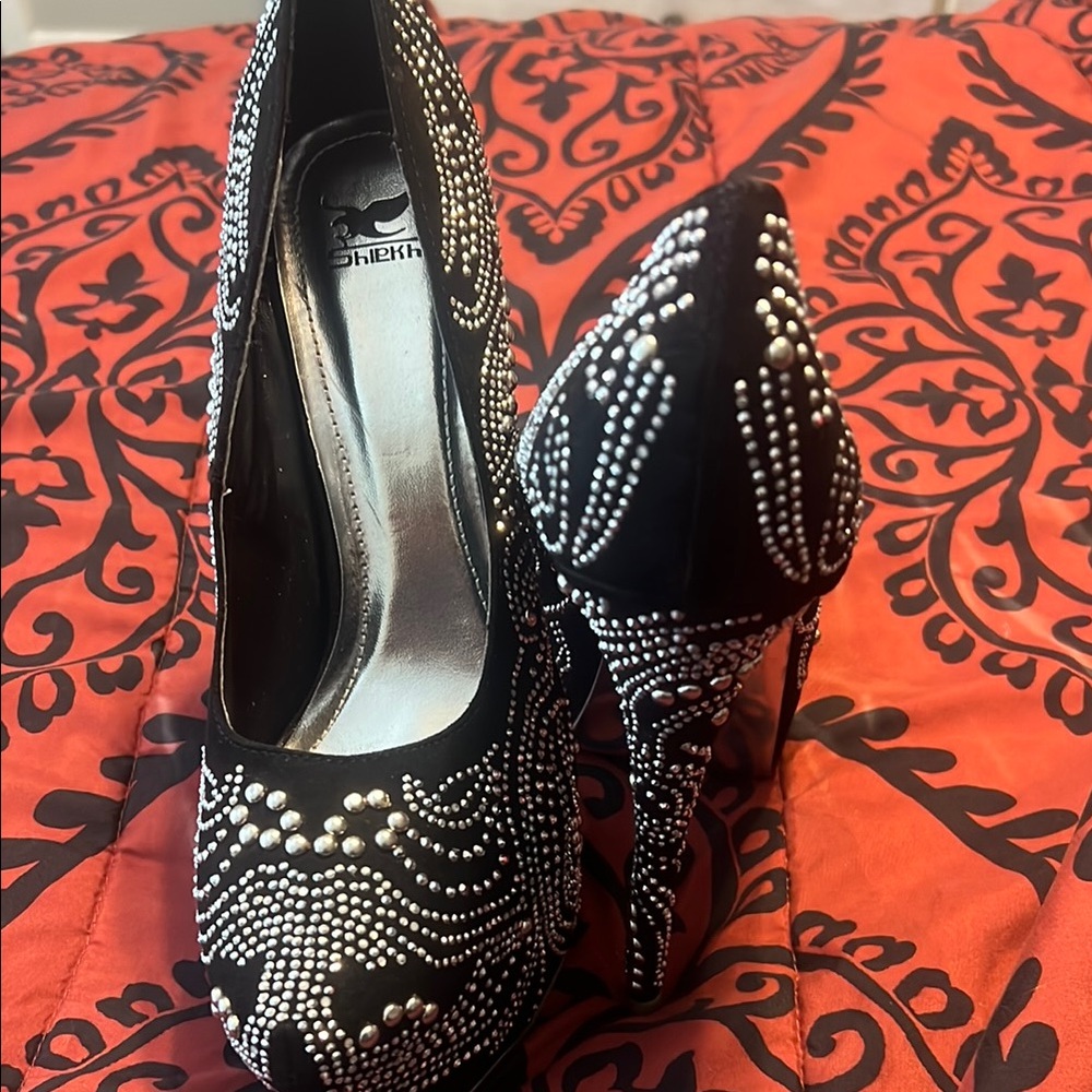 Shiekh Black and White Women's Heels